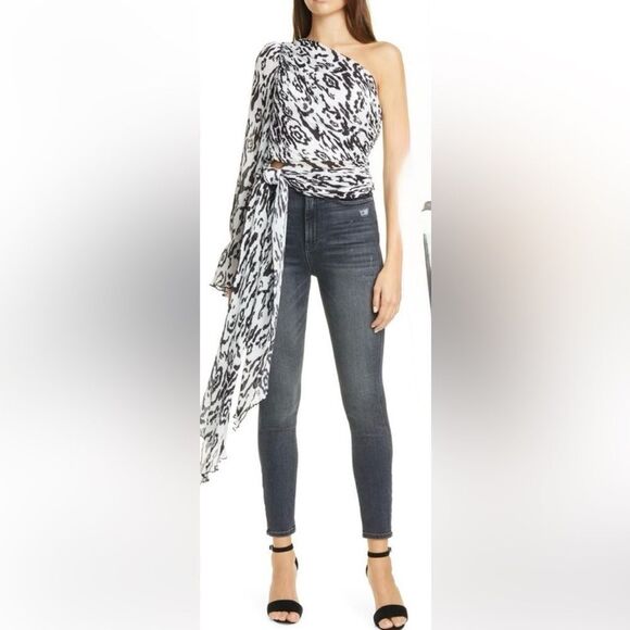 NWT Self Portrait LEOPARD PLISSE ONE
SHOULDER TOP IVORY/BLACK Size 8 - Picture 13 of 13